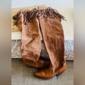 Women’s free people fringe boots! Size 38.5.